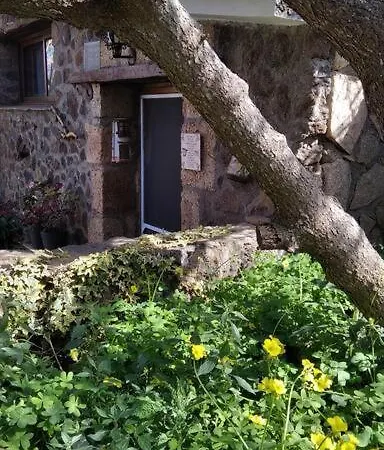 Casa de Férias Rural House To Take A Break, La Serreria 25 - Private Garden